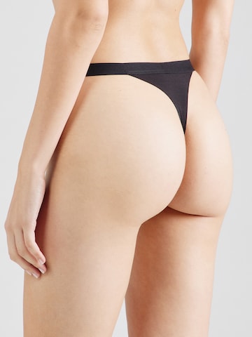 TRIUMPH Thong 'Smart Natural' in Black