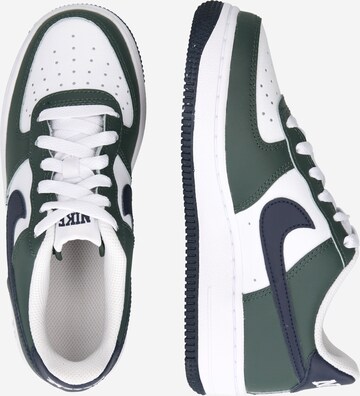 Baskets 'AIR FORCE 1' Nike Sportswear en vert