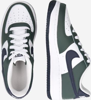 Nike Sportswear - Sapatilhas 'AIR FORCE 1' em verde