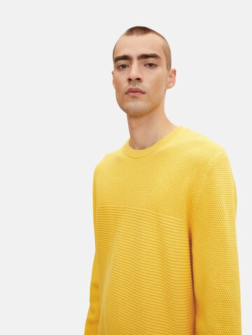 TOM TAILOR - Pullover em amarelo
