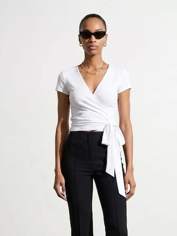 T-shirt Dilvin en blanc : devant