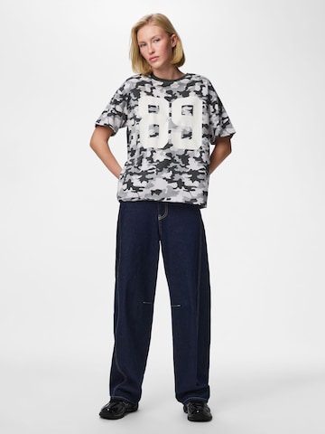 Maglietta 'PCMartine' di PIECES in grigio