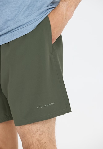 ENDURANCE Regular Shorts Kroser in Grün