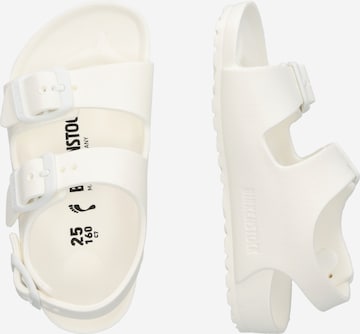 BIRKENSTOCK Otevřená obuv 'Milano' – bílá