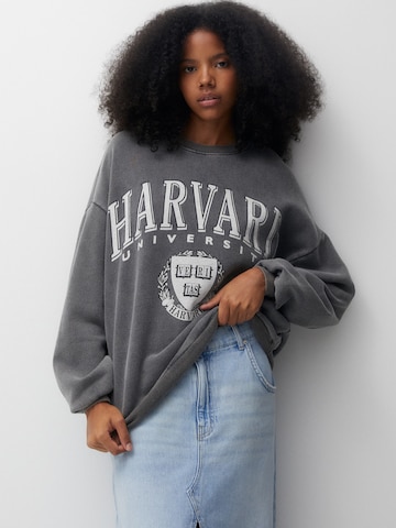 Pull&Bear Sweatshirt in Grijs: voorkant