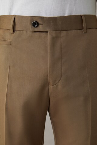 Loosefit Pantalon à plis ' Luc ' STRELLSON en beige