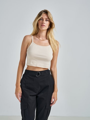 ABOUT YOU x Swalina&Linus Top 'Merle' in Beige: front