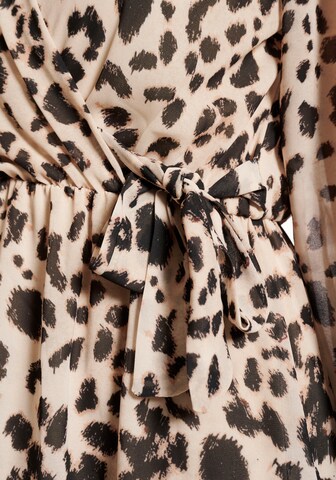 Hailys Kleid in Beige