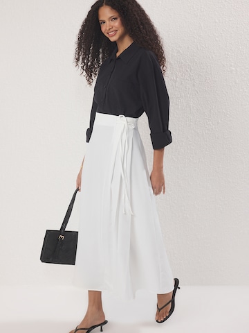 Trendyol - Falda en blanco