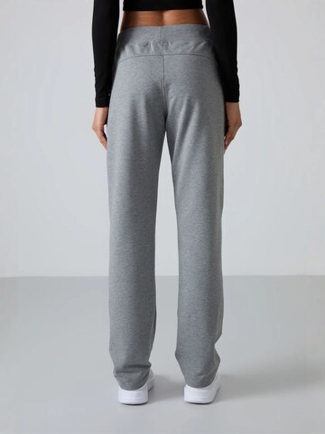 Tommy Life Regular Sports trousers in Grey