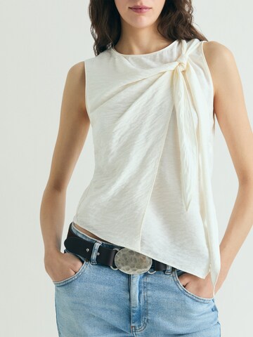 Top ' ' de la Scalpers pe bej