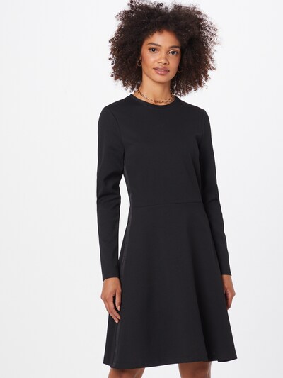 Rochie Calvin Klein pe negru, Vizualizare model