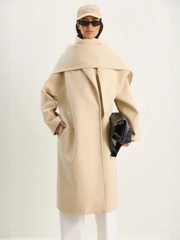 Manteau d’hiver Bianco Lucci en beige : devant