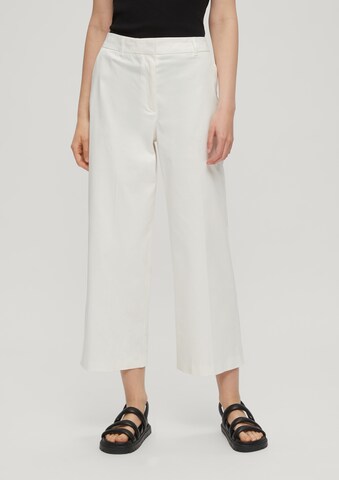 Bootcut Pantalon à plis s.Oliver en blanc : devant