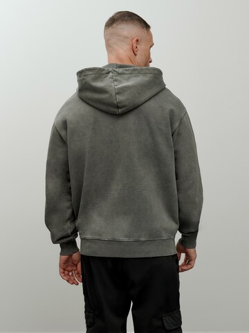 DAN FOX APPAREL Ζακέτα φούτερ 'Essential' σε γκρι