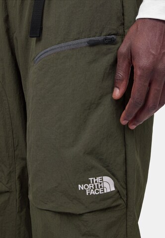 regular Pantaloni di THE NORTH FACE in verde
