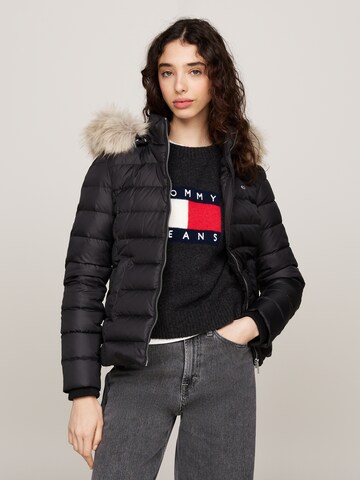 Tommy Jeans Jacke in Schwarz: Vorderseite