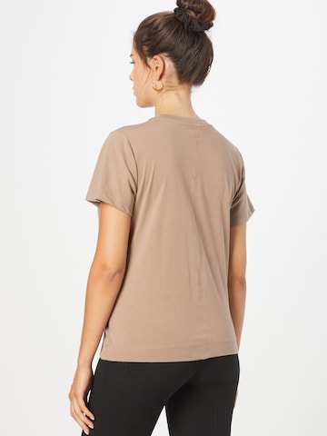 Moves T-Shirt in Braun