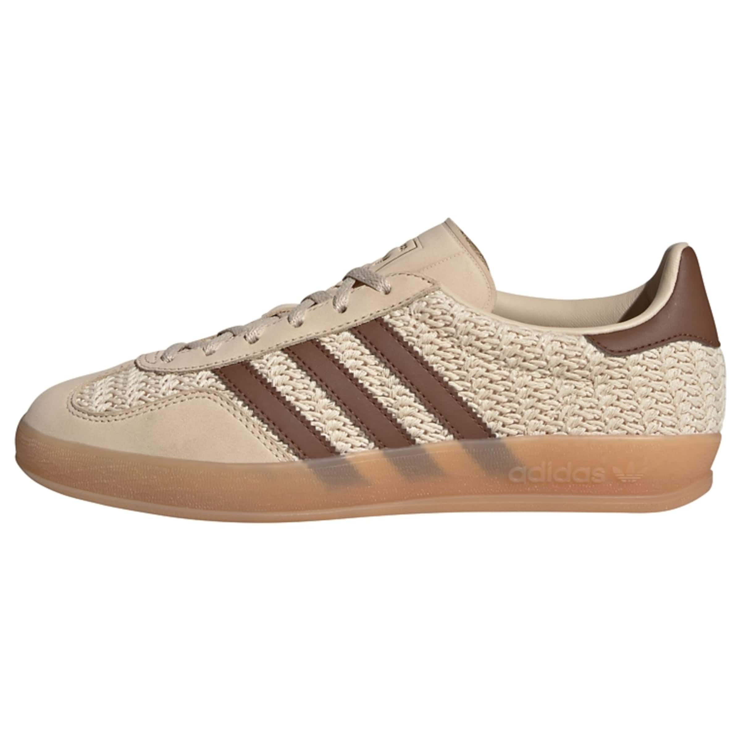 ADIDAS ORIGINALS - Zapatillas deportivas bajas 'Gazelle' en beige: frente