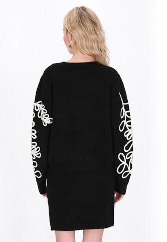 IZIA Pulóver - fekete