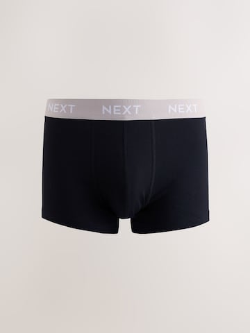 Boxeri de la Next pe negru