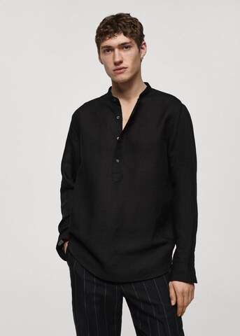 MANGO MAN Regular fit Button Up Shirt 'Borau' in Black: front