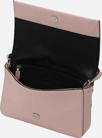 Calvin Klein Jeans Skuldertaske i pink