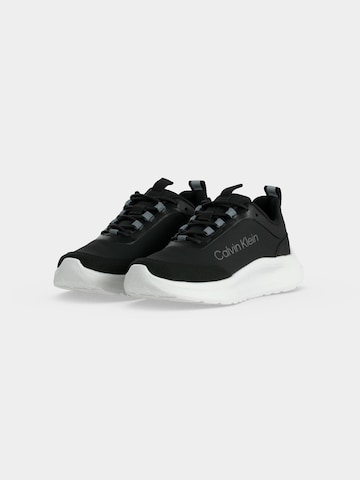 Baskets basses 'Lightweight Runner' Calvin Klein en noir