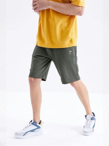 Regular Pantalon Tommy Life en vert