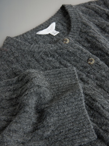 The Set Knit cardigan in Grey