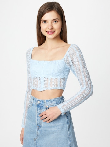 Love Triangle Bluse i blå: forside