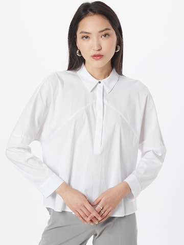 COMMA Blouse in White: front