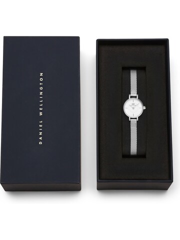 Daniel Wellington Analog watch in Silver