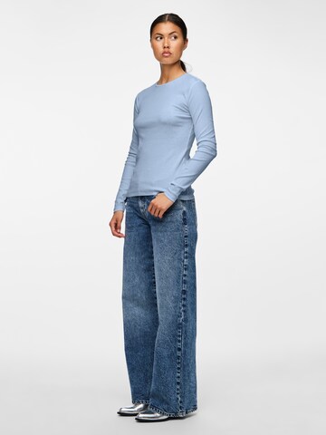 Maglietta 'PCRUKA' di PIECES in blu