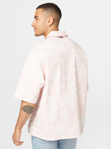 Tommy Jeans Regular fit Button Up Shirt in Pink