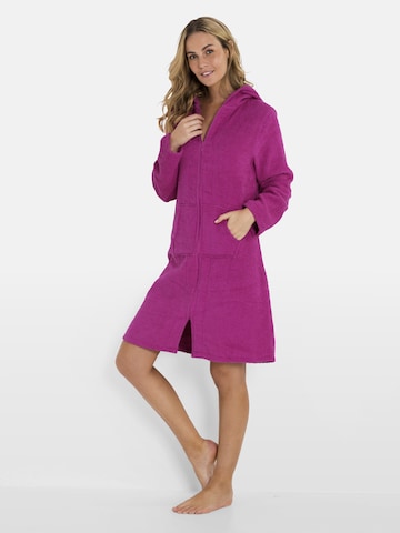bonprix Bademantel in Pink: Vorderseite