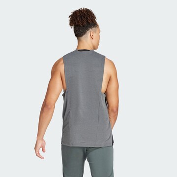 ADIDAS PERFORMANCE Функционална тениска 'Designed for Training' в сиво