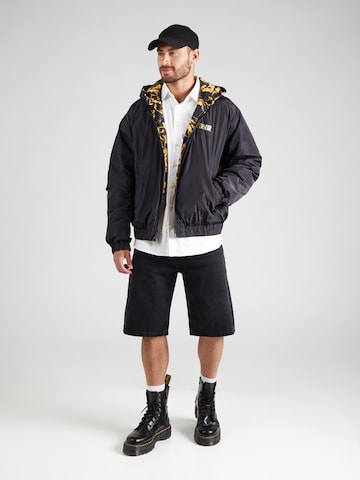 Versace Jeans Couture Φθινοπωρινό και ανοιξιάτικο μπουφάν σε μαύρο