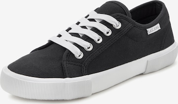 LASCANA Sneakers laag in Zwart: voorkant