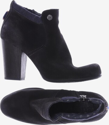 Tommy Jeans Dress Boots in 38 in Black: front