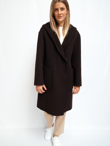 Funk since 1776 Between-Seasons Coat in Brown: front