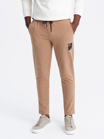 Pantaloni sportivi di Ombre in beige: frontale