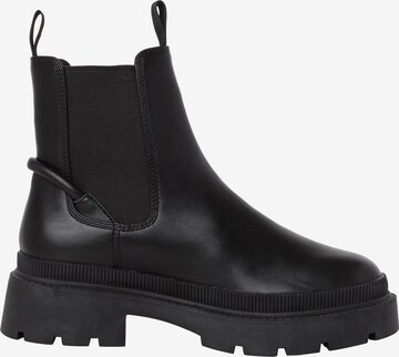 TAMARIS Chelsea Boots in Black