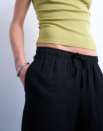 TOPSHOP Широкий Штаны 'LAKIA' в Черный