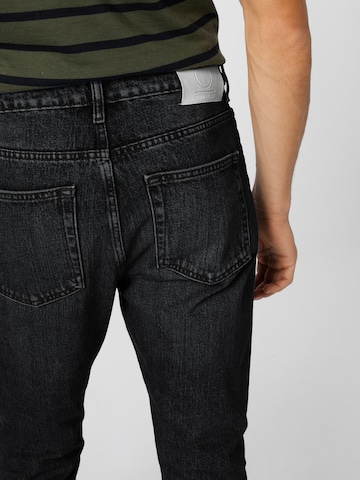 Denim Project Tapered Jeans in Zwart