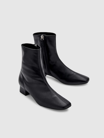 Botine de la EDITED pe negru