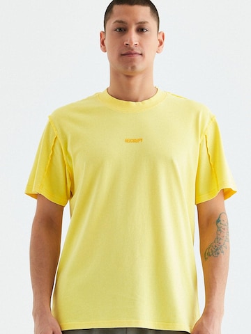 Rockupy Shirt 'Lukas'‌‌‌‌‌‌‌ in Gelb: Vorderseite