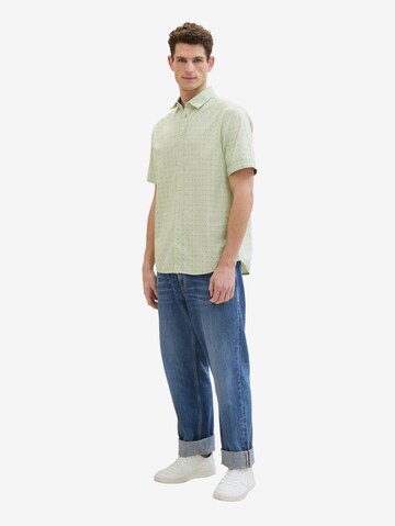 TOM TAILOR جينز مضبوط قميص بلون أخضر