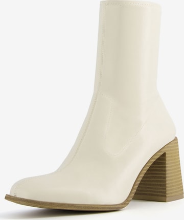 Bottines Bershka en blanc : devant