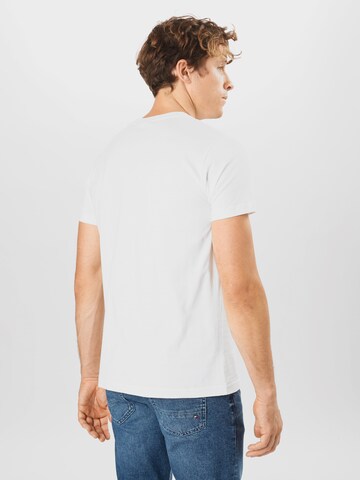 Coupe regular T-Shirt 'Feel the Heat ' Mister Tee en blanc